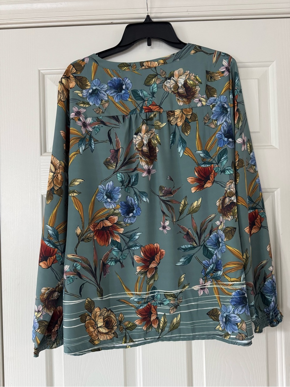 Christopher & Banks Floral v-neck button Blouse XL - Picture 2 of 3